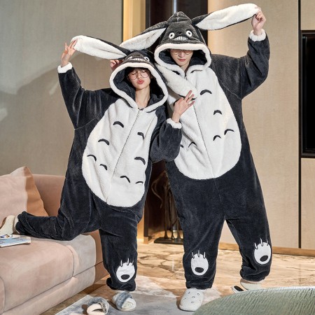 Pyjama assorti d'animaux de dessin animé Totoro Onesie pour les couples